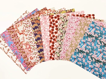 Бумажная книга «Origami Paper. 200 sheets. Cherry Blossoms. 15 cm» - фото №4 - миниатюра