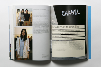 Бумажная книга «Marketing Fashion. Strategy, Branding and Promotion », автор Харриет Познер - фото №7 - миниатюра