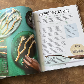 Паперова книга «The Official Harry Potter Baking Book», автор Джоанна Ферроу - фото №6 - мініатюра