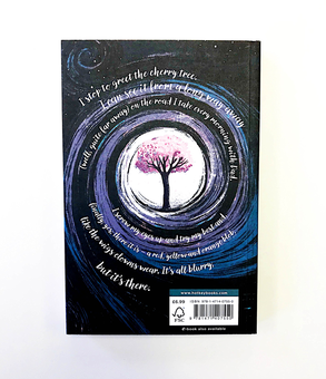 Паперова книга «The Distance Between Me and the Cherry Tree», автор Паола Перетті - фото №2 - мініатюра