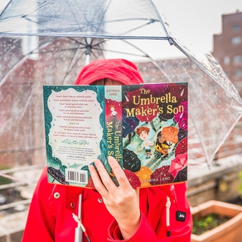 Бумажная книга «The Umbrella Maker's Son», автор Катрина Лено - фото №5 - миниатюра