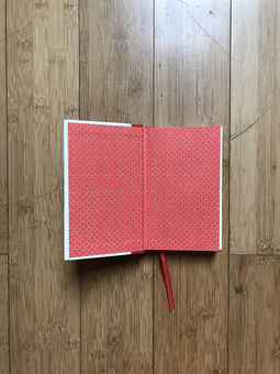 Бумажная книга «Food for Thought: Selected Writings» - фото №4 - миниатюра