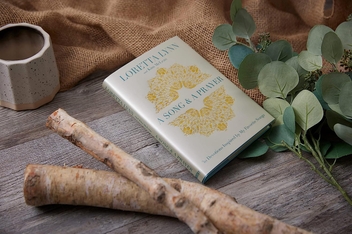 Паперова книга «A Song and A Prayer», авторів Лоретта Лінн, Кім Маклін - фото №6 - мініатюра