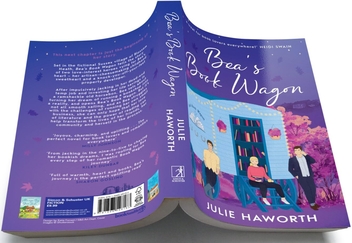Паперова книга «Bea's Book Wagon: 'A treat for book lovers everywhere!' HEIDI SWAIN», автор Джулі Хаворт - фото №3 - мініатюра