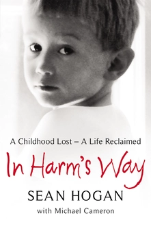 Бумажная книга «In Harm's Way», авторов Майкл Кэмерон, Шон Хоган - фото №2 - миниатюра