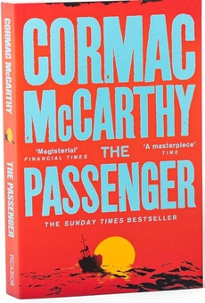 Бумажная книга «The Passenger», автор Кормак Маккарти - фото №2 - миниатюра
