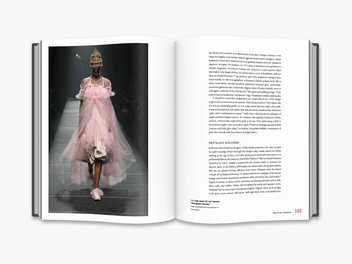 Бумажная книга «Pink. The History of a Punk, Pretty, Powerful Colour», автор Валери Стил - фото №7 - миниатюра