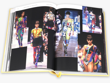 Паперова книга «Versace Catwalk. The Complete Collections», автор Тім Бленкс - фото №5 - мініатюра