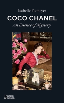 Паперова книга «Coco Chanel. An Essence of Mystery», автор Ізабель Фімейер - фото №1 - мініатюра