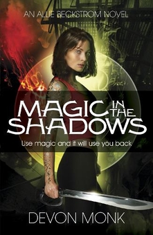Паперова книга «Magic in the Shadows», автор Девон Монк - фото №1 - мініатюра