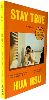 Бумажная книга «Stay True: Winner of the Pulitzer Prize in Memoir», автор Хуа Хсу - фото №3 - миниатюра