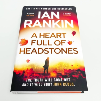 Бумажная книга «A Heart Full of Headstones», автор Иэн Рэнкин - фото №5 - миниатюра