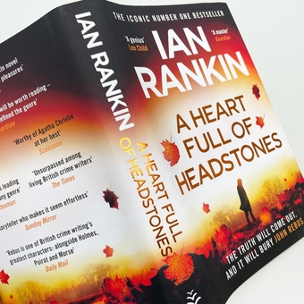 Бумажная книга «A Heart Full of Headstones», автор Иэн Рэнкин - фото №2 - миниатюра