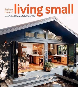 Бумажная книга «The Little Book of Living Small», автор Лаура Фентон - фото №1 - миниатюра