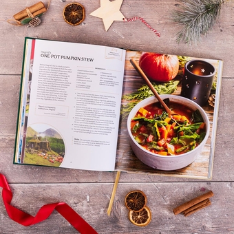 Паперова книга «Harry Potter: Official Christmas Cookbook», авторів Джоді Ревенсон, Олена Понс Крейг - фото №7 - мініатюра