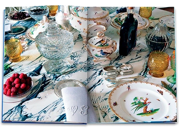 Паперова книга «Valentino: At the Emperor's Table», авторів Андре Леон Теллі, Валентіно Ґаравані - фото №12 - мініатюра
