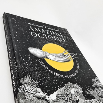 Паперова книга «Amazing Octopus: Creature From an Unknown World», автор Майкл Ставарич - фото №2 - мініатюра