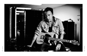Бумажная книга «Bruce Springsteen. The Stories Behind the Songs», автор Брайан Хайатт - фото №8 - миниатюра