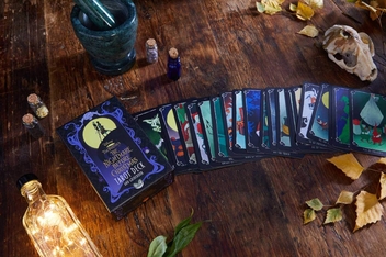 Паперова книга «The Nightmare Before Christmas Tarot Deck and Guidebook», автор Мінерва Сігель - фото №5 - мініатюра
