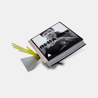 Паперова книга «Rihanna: Fenty x Phaidon», автор Ріанна - фото №3 - мініатюра