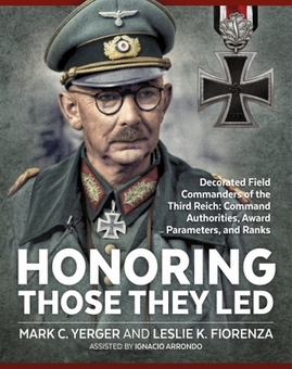 Паперова книга «Honoring Those They Led», авторів Ігнасіо Аррондо, Леслі К. Фіоренца, Марк С. Єргер - фото №1 - мініатюра