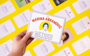 Паперова книга «The Marina Abramovic Method: Instruction Cards to Reboot Your Life», авторів Катя Тилевич, Марина Абрамович - фото №2 - мініатюра