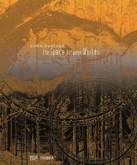 Бумажная книга «Dawn DeDeaux. The Space Between Worlds», авторов Ева Диаз, Кэти Пфол - фото №1 - миниатюра