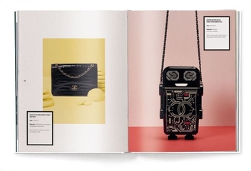 Паперова книга «The Ultimate Guide to Chanel Bags», автор Олександра Фуллертон - фото №5 - мініатюра