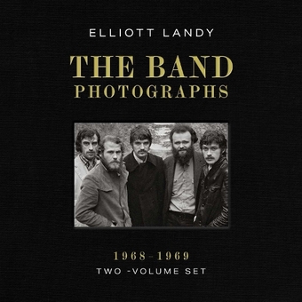 Бумажная книга «The Band Photographs, 1968-1969: Two-Volume Set: With a Foreword by Eric Clapton and an Introduction by Bruce Springsteen», автор Эллиот Лэнди - фото №1 - миниатюра