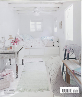 Бумажная книга «Shabby Chic Interiors. My Rooms, Treasures, and Trinkets», автор Рэйчел Эшвелл - фото №2 - миниатюра