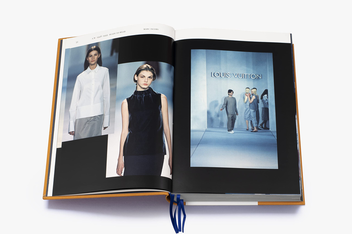 Бумажная книга «Louis Vuitton Catwalk. The Complete Fashion Collections », автор Луиза Риттер - фото №7 - миниатюра