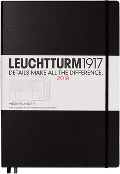  «Еженедельник в колонках Leuchtturm1917 Master 2020 Черный (360017)», бренда Leuchtturm1917 - фото №1 - миниатюра