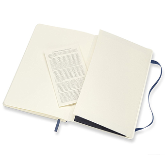  «Блокнот Moleskine Classic средний нелинованный сапфир (QP618B20)», бренда Moleskine - фото №2 - миниатюра