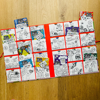 Паперова книга «Tom Gates Advent Calendar Book Collection», автор Ліз Пічон - фото №5 - мініатюра