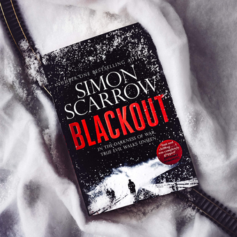 Бумажная книга «Blackout», автор Саймон Скэрроу - фото №3 - миниатюра