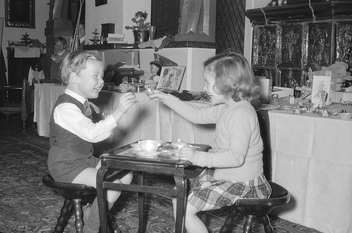 Бумажная книга «Princess Marianne Sayn-Wittgenstein. The Legendary Photo Album», автор Марианна цу Сайн-Витгенштейн-Сайн - фото №3 - миниатюра