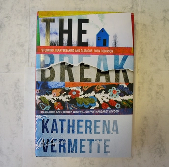 Паперова книга «The Break», автор Катерена Верметт - фото №2 - мініатюра