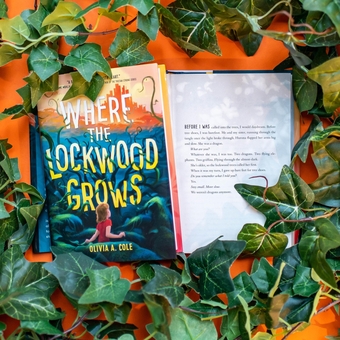 Бумажная книга «Where the Lockwood Grows», автор Оливия Коул - фото №2 - миниатюра