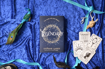 Бумажная книга «Legendary», автор Стефани Гарбер - фото №3 - миниатюра