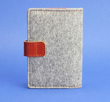 «Обложка для паспорта BlankNote 3.0 Фетр Коньяк (BN-OP-3-felt-k)», бренда BlankNote - фото №3 - миниатюра