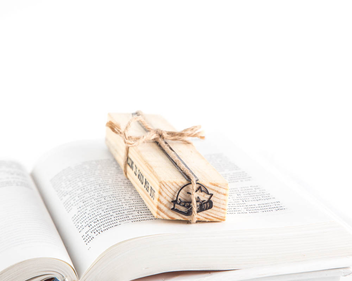 «Закладка для книг Atelier Article Кошка на книгах (1619063439430)», бренда Atelier Article - фото №2 - миниатюра