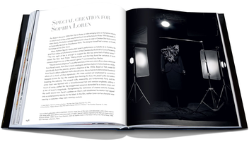 Паперова книга «Dior by Gianfranco Ferre», авторів Александер Ф'юрі, Лазіз Амані - фото №13 - мініатюра