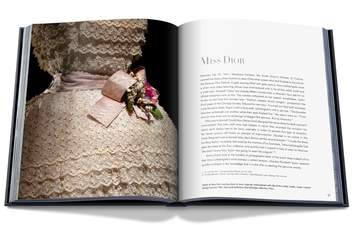 Паперова книга «Dior by Marc Bohan», автор Джером Хеновер - фото №11 - мініатюра