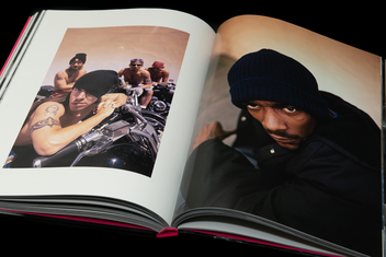 Бумажная книга «Derek Ridgers: Photographs», автор Дерек Риджерс - фото №2 - миниатюра
