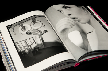 Бумажная книга «Derek Ridgers: Photographs», автор Дерек Риджерс - фото №10 - миниатюра