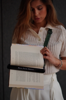 «Закладка з ремінцем «Read. Pause. Repeat»», бренду BOOK BUDDY - фото №7 - мініатюра