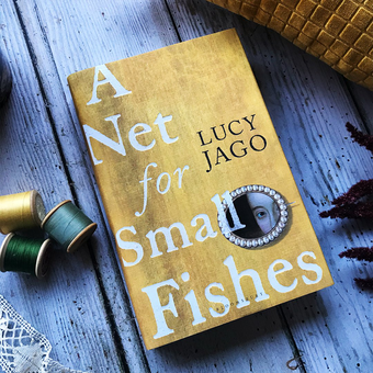 Паперова книга «A Net for Small Fishes», автор Люсі Джаго - фото №7 - мініатюра