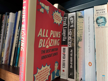Бумажная книга «All Puns Blazing. The Best British Knockout Jokes», автор Джефф Роу - фото №2 - миниатюра