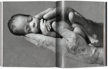 Паперова книга «Anne Geddes. Small World», автор Реуел Голден - фото №5 - мініатюра