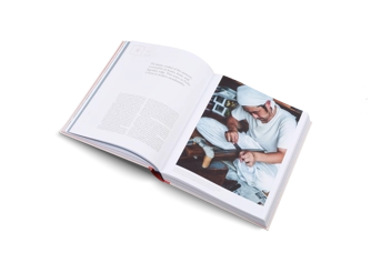 Бумажная книга «Handmade in Japan. The Pursuit of Perfection in Traditional Crafts» - фото №7 - миниатюра